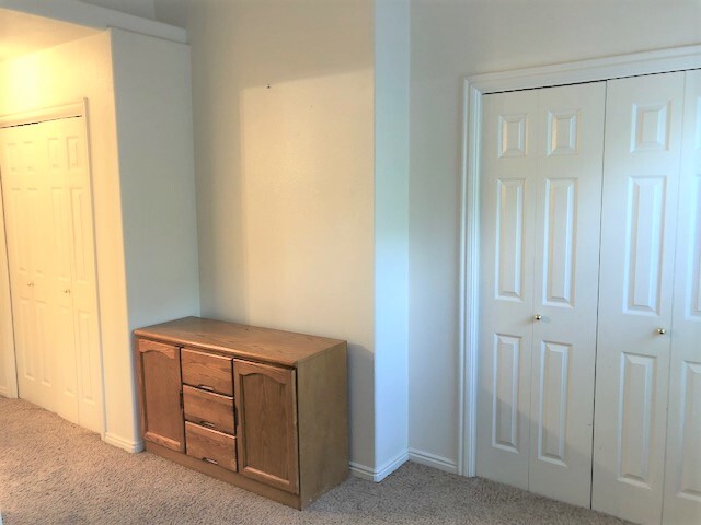 Master bedroom with 2 closets - 885 E 350 N