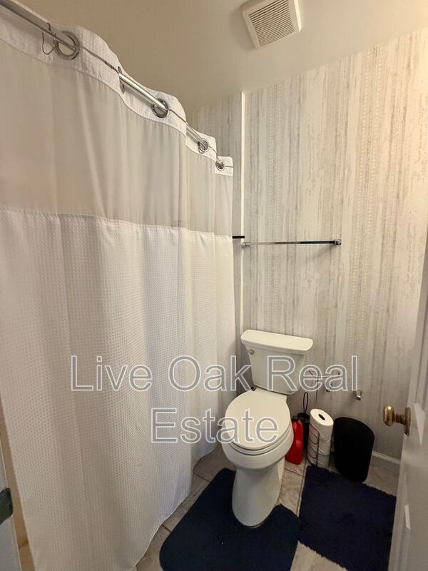 Building Photo - 103 N Thalia Rd