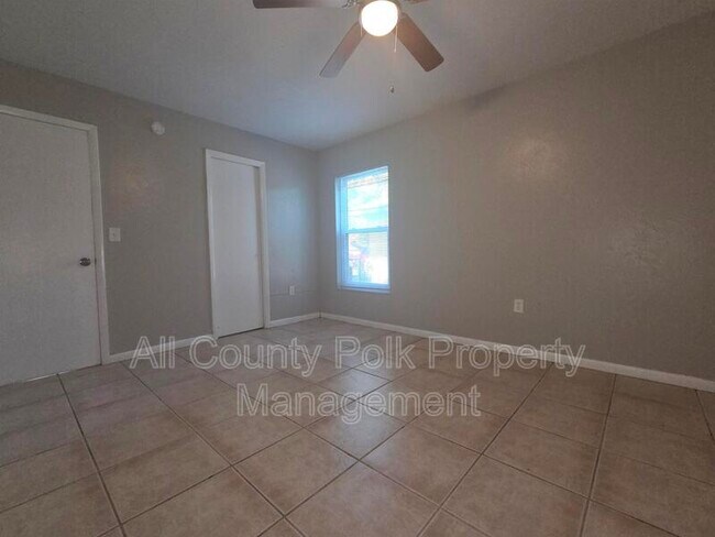 Building Photo - 709 Pineville Ln