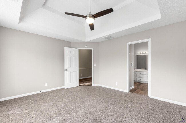 Building Photo - 308 Peach Blossom Rd