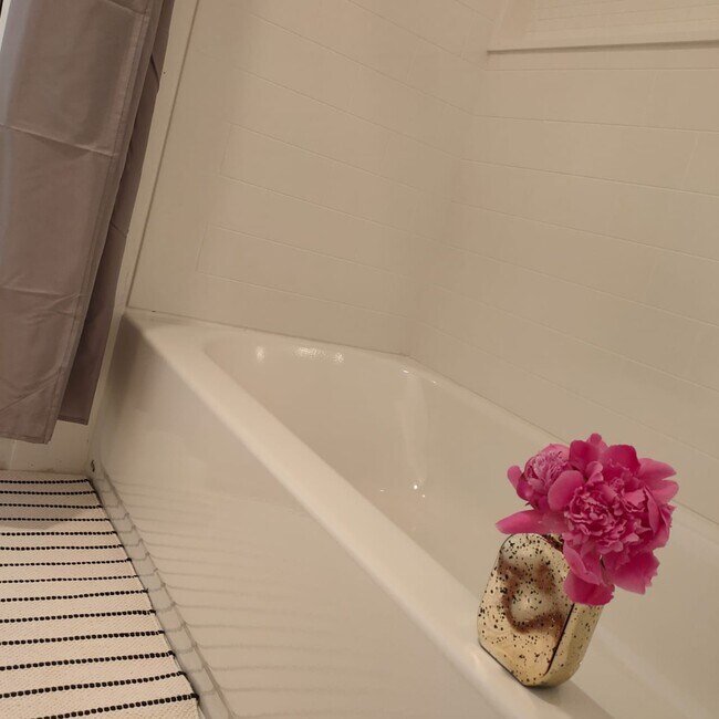 Building Photo - 507 Copperbush Ct