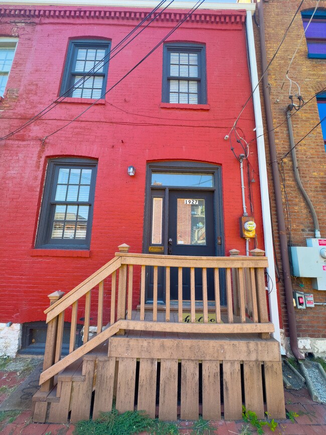 Building Photo - 1927 S 9th St