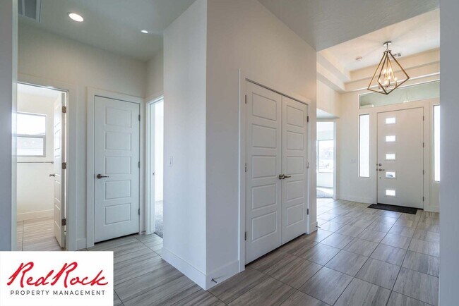 Building Photo - Incredible 3 Bedroom, 2 Bathroom Property ...