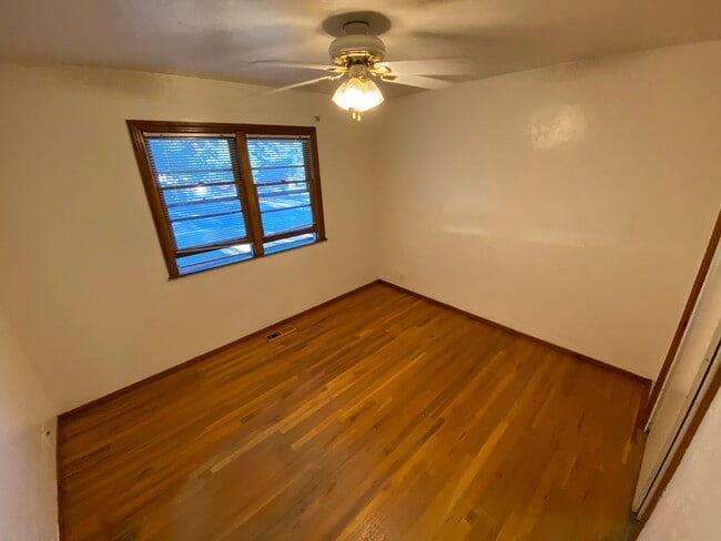 Building Photo - Crestview Three Bedroom House with Garage