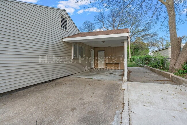 Building Photo - 5520 Holborn Dr