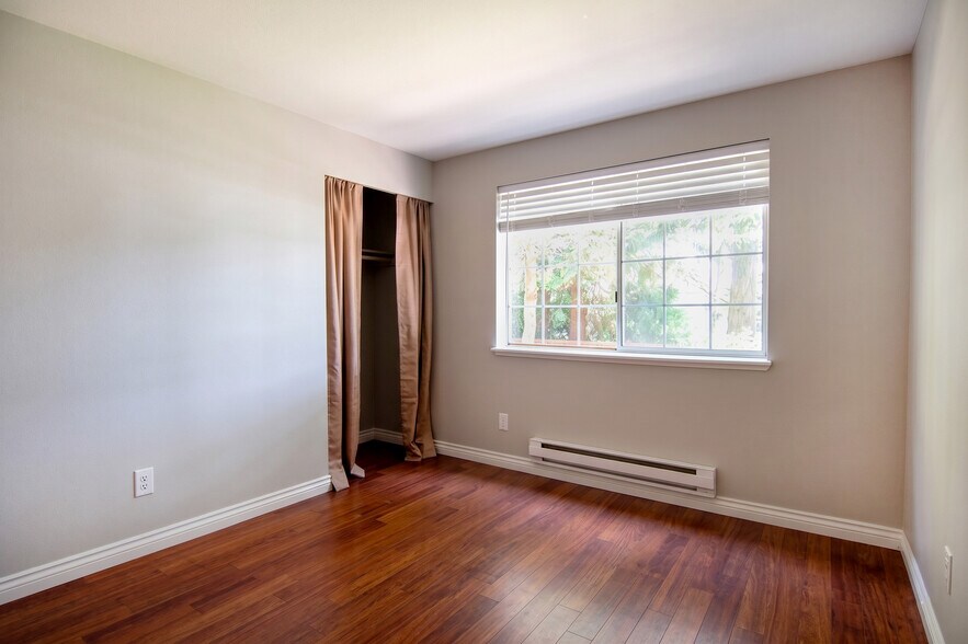 Building Photo - 16817 Larch Way