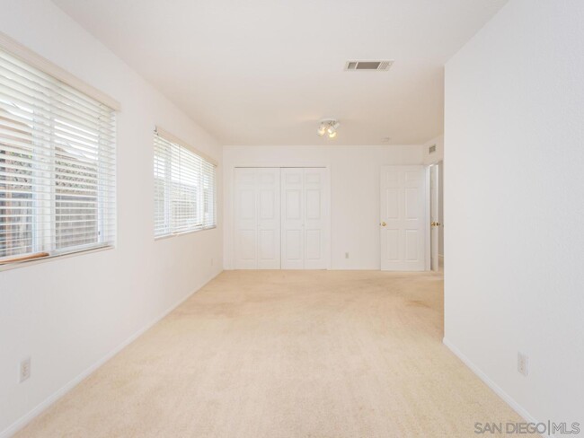 Building Photo - 8584 Cliffridge Ave