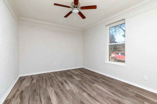 Building Photo - 5700 Pershing Ave