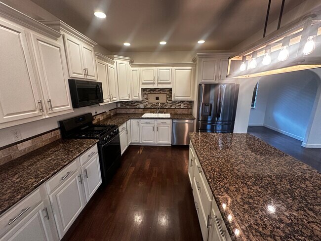 Building Photo - 105 High Ridge Ct