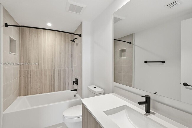 Building Photo - 3900 Alton Rd