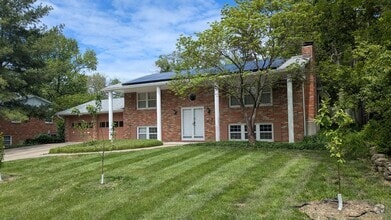 Building Photo - Stunning 4 Bedroom Home In Central Columbia!