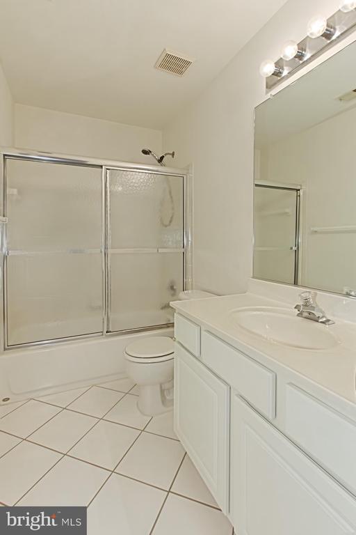 Building Photo - 20748 Hollow Falls Terrace