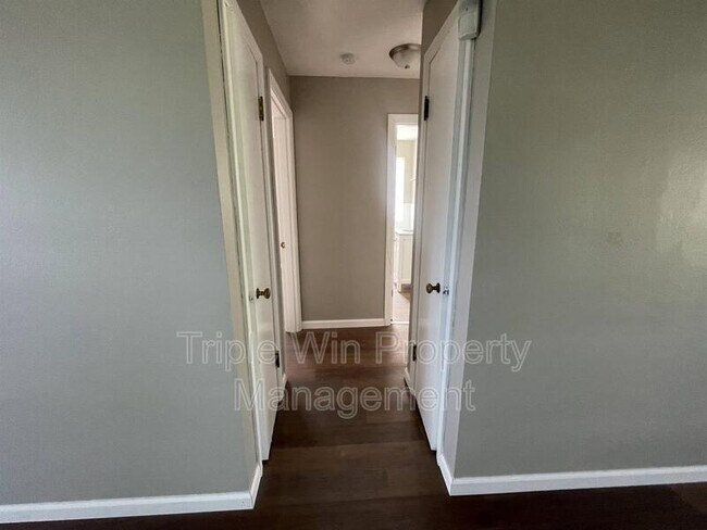 Building Photo - 7117 Forest Hill Dr