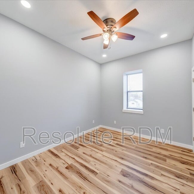 Building Photo - 804 N Locke St