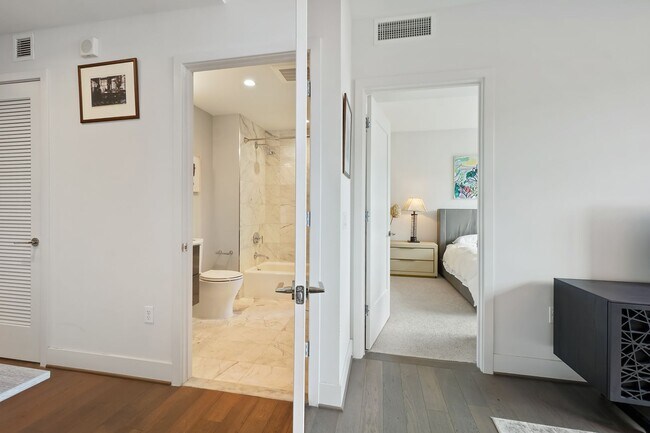 Building Photo - FURNISHED OR UNFURNISHED! One of the Most Desirable Locations On the Wharf!  1 Bed at the VIO! Av...