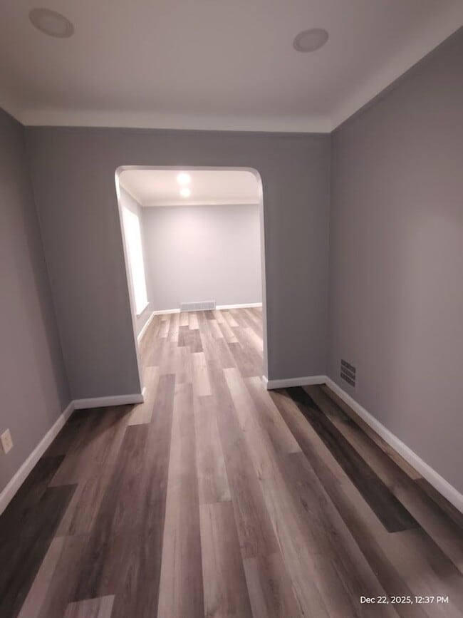 Building Photo - Stunning 3-Bed Bungalow