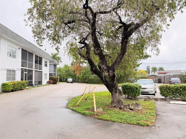 Building Photo - 6503 Winfield Blvd