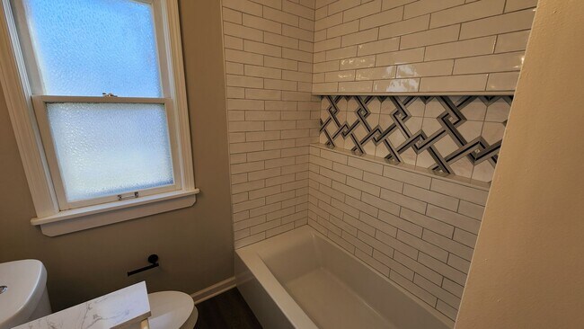 Building Photo - 4156 Hinsdale Rd