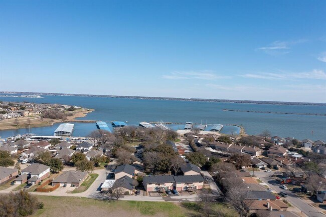 Building Photo - 5742 Marina Dr