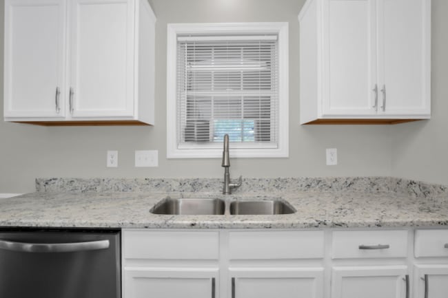 Building Photo - 107 Yaupon Ct