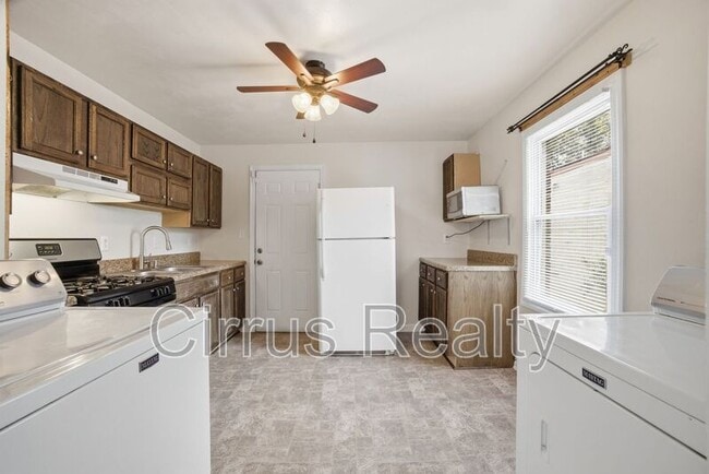 Building Photo - 3 Shelby St