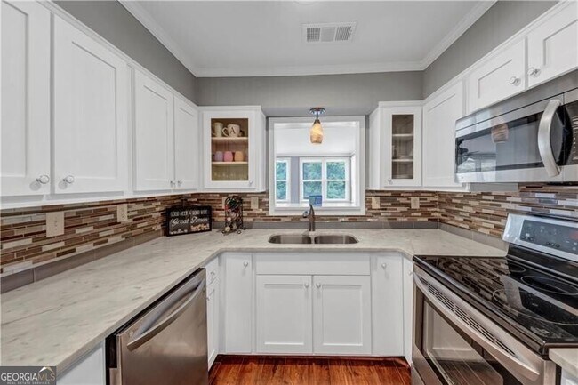 Building Photo - 49 La Rue Pl NW