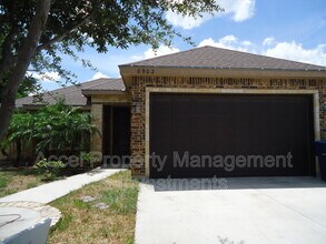 Building Photo - 8902 N 36th Ln