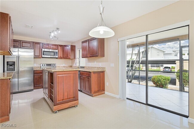 Building Photo - 17040 Golfside Cir