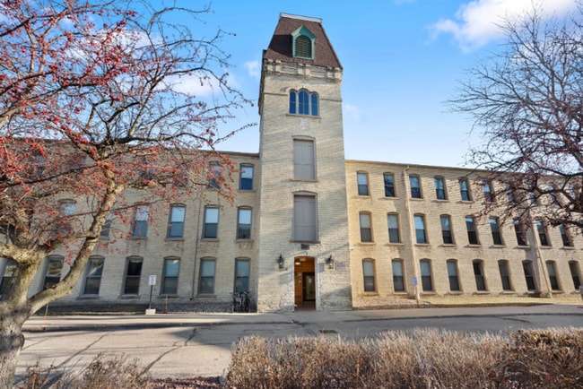 Building Photo - Franklin Mill Apartments