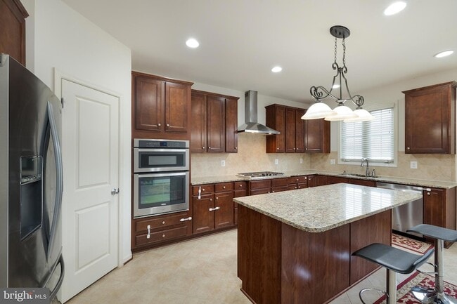 Building Photo - 42557 Dreamweaver Dr
