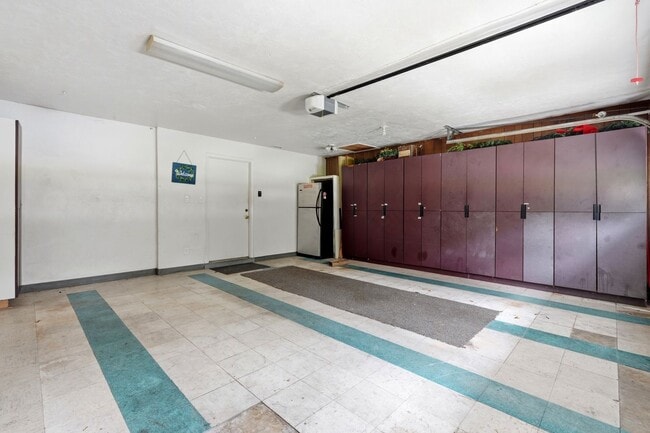 Building Photo - 4731 NW 39th St