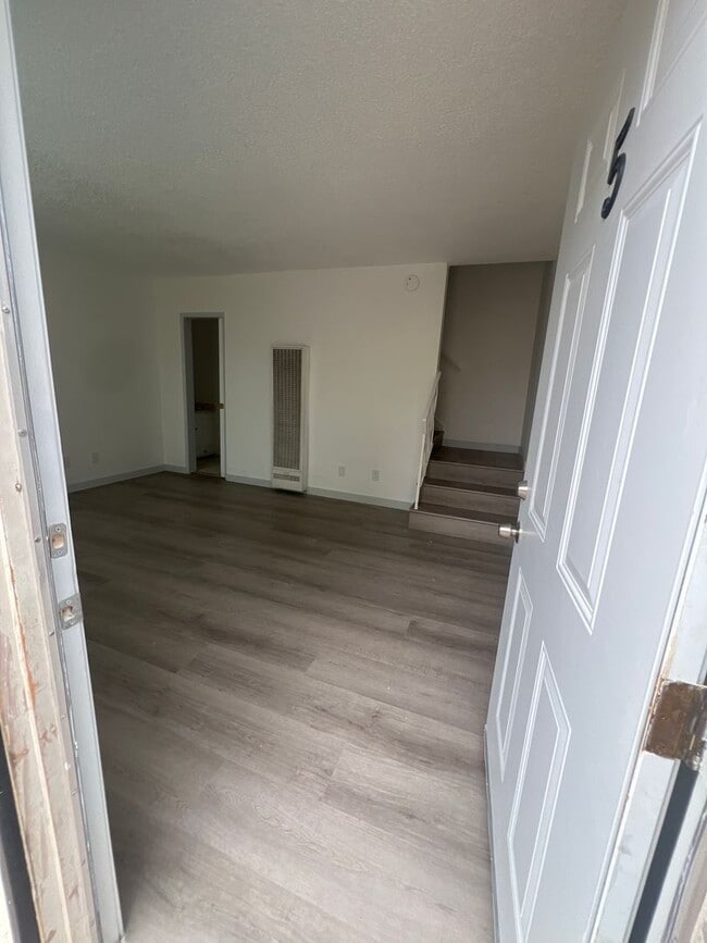Interior Photo - 2 Bedroom 1.5 Bath $2,450!! $500 Off the 1st Month