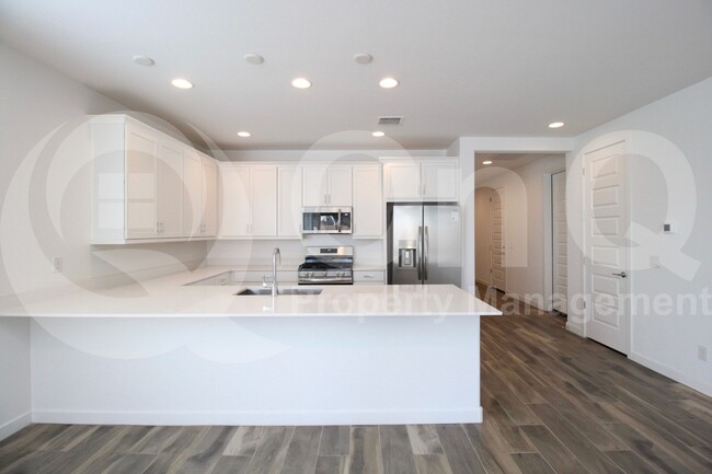 Building Photo - 3303 S Piedra Cir