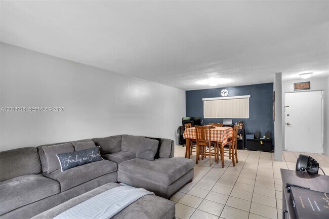 Building Photo - 7400 Miami Lakes Dr