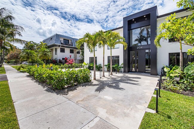 Building Photo - 204 Sunrise Dr