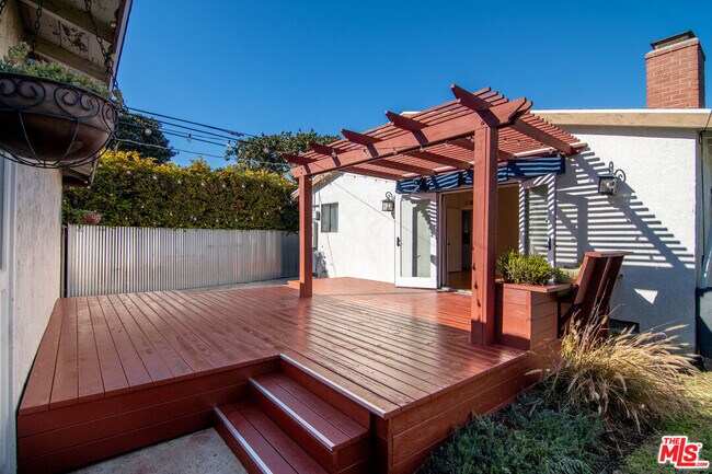 Building Photo - 6322 W 79th St