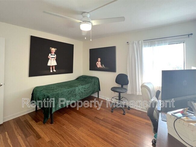 Building Photo - 2711 First Street