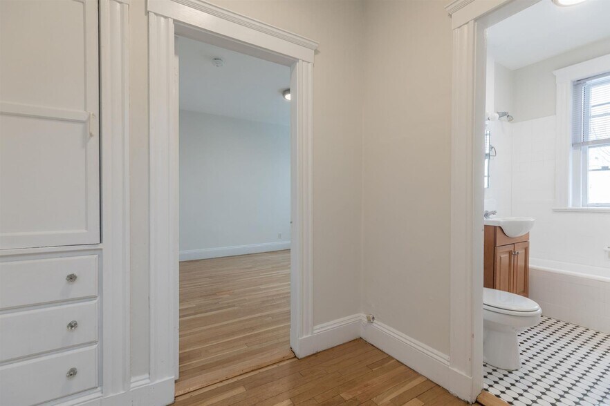 Building Photo - 30 Langdon St