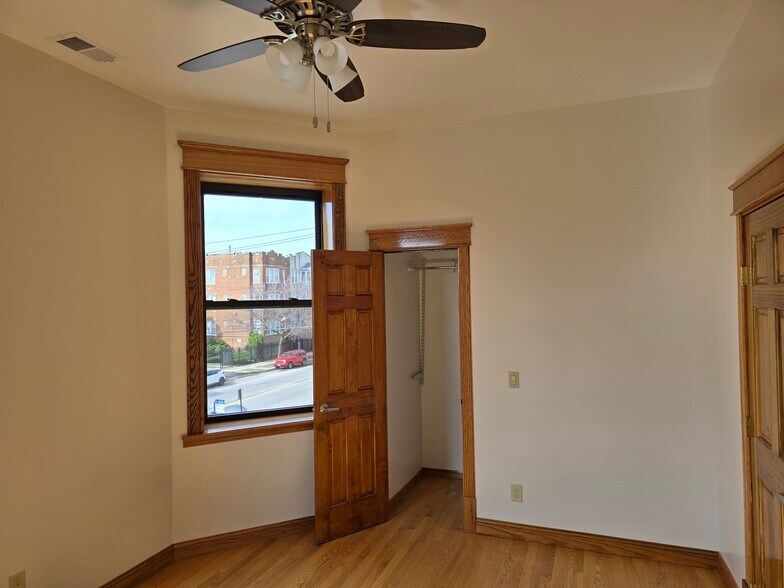 2nd bedroom & closet - 1204 N Kedzie Ave