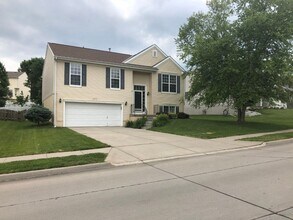 Building Photo - Great Home For Rent in Bellevue!