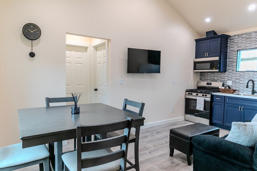 Building Photo - 1009 Arlington Ave