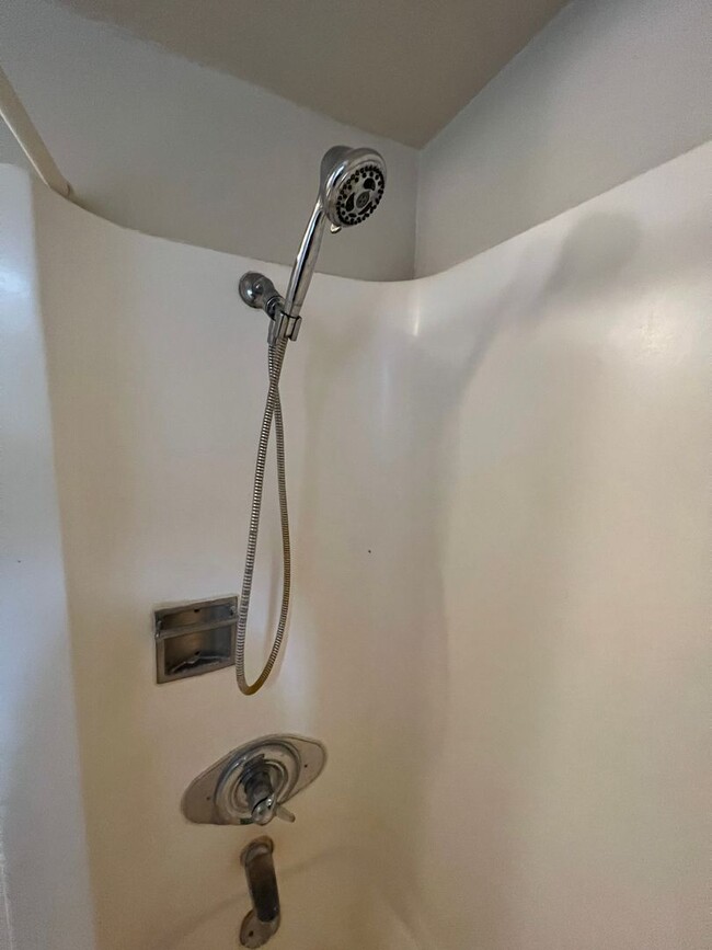 Building Photo - Renovated studio @ Pacific Grand $1400.00