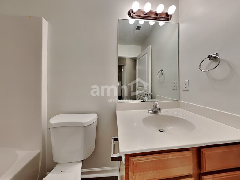 Building Photo - 308 Downing Creek Trl