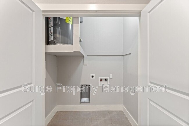 Building Photo - 13609 Pinnacle Cir W