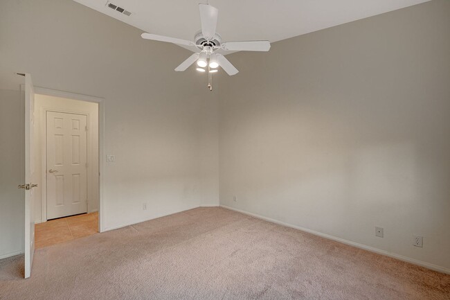 Building Photo - Great Calico Ridge Home