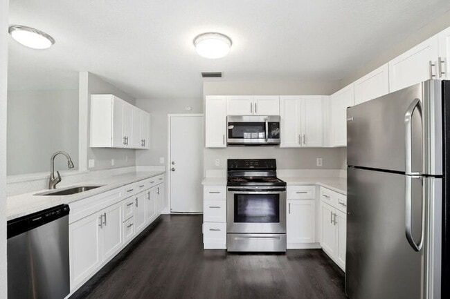 Building Photo - 10669 Satinwood Cir