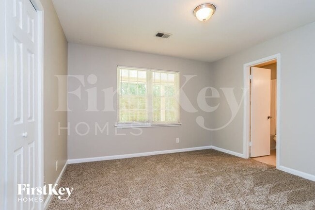 Building Photo - 6580 Short Rd