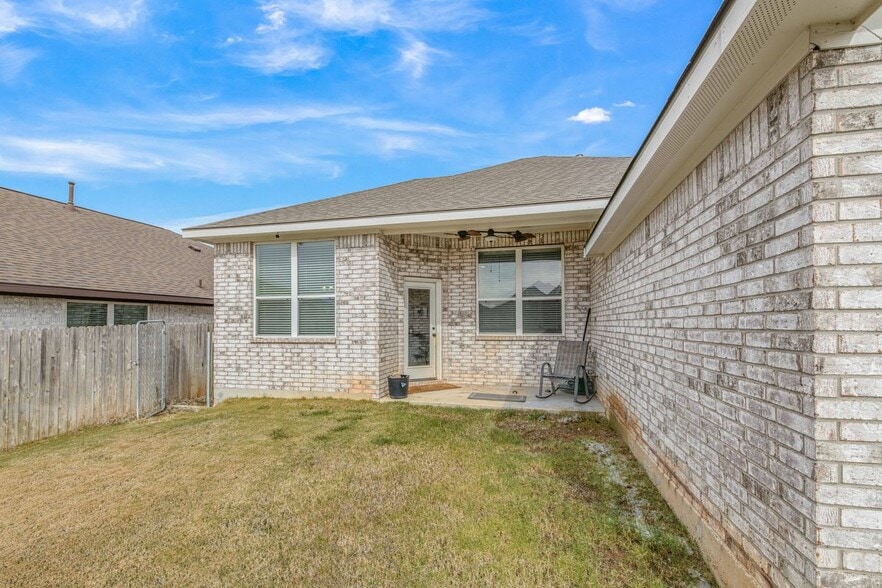 Building Photo - 5903 Eldora Dr