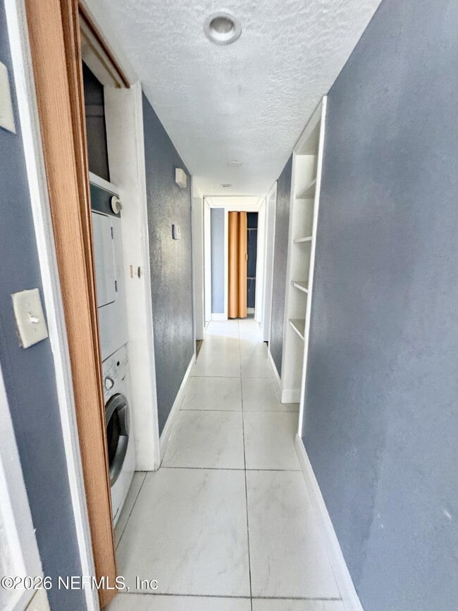 Building Photo - 5415 Lori Dr S