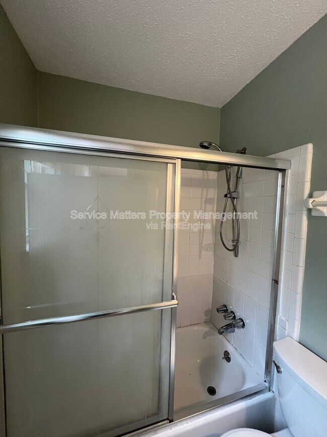 Building Photo - 3227 Fresno Ave